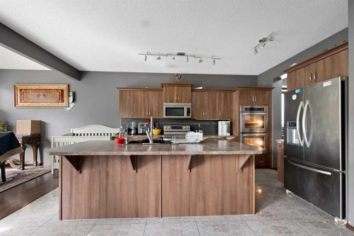 34 Brightoncrest Common Se, Calgary, AB - Indoor Photo Showing Kitchen