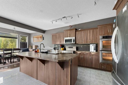 34 Brightoncrest Common Se, Calgary, AB - Indoor Photo Showing Kitchen