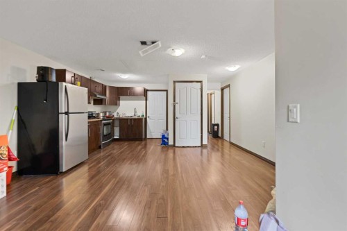 34 Brightoncrest Common Se, Calgary, AB - Indoor Photo Showing Kitchen
