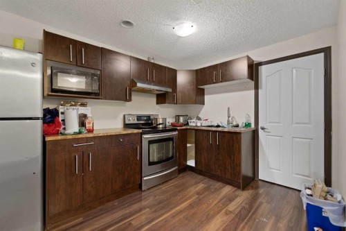 34 Brightoncrest Common Se, Calgary, AB - Indoor Photo Showing Kitchen