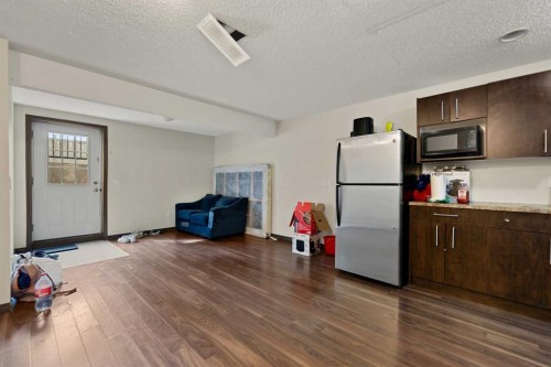 34 Brightoncrest Common Se, Calgary, AB - Indoor Photo Showing Kitchen