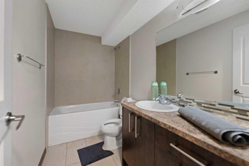 34 Brightoncrest Common Se, Calgary, AB - Indoor Photo Showing Bathroom