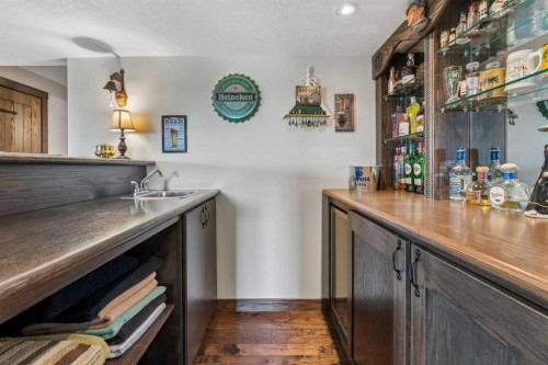 280 Rainbow Falls Way, Chestermere, AB - Indoor Photo Showing Kitchen
