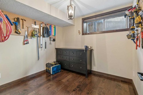 280 Rainbow Falls Way, Chestermere, AB - Indoor Photo Showing Other Room