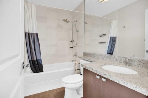 2203-77 Spruce Place Sw, Calgary, AB - Indoor Photo Showing Bathroom