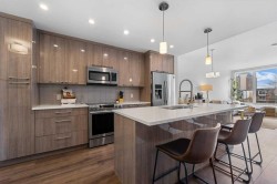 307-317 22 Avenue SW Calgary, AB T2S 3H6
