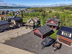 247 Cottageclub Crescent Rural Rocky View County, AB T4C 1B1