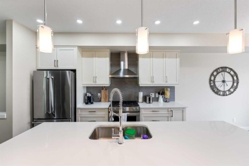 165 Cranbrook Villas Se, Calgary, AB - Indoor Photo Showing Kitchen With Upgraded Kitchen
