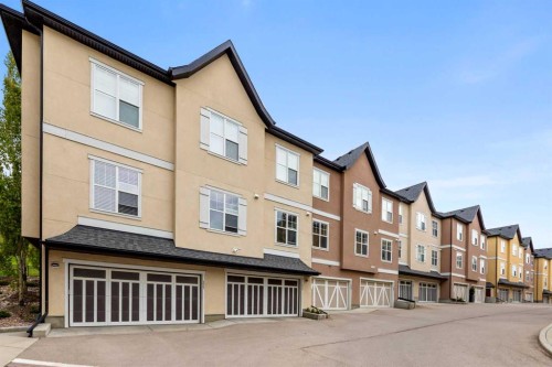 165 Cranbrook Villas Se, Calgary, AB - Outdoor