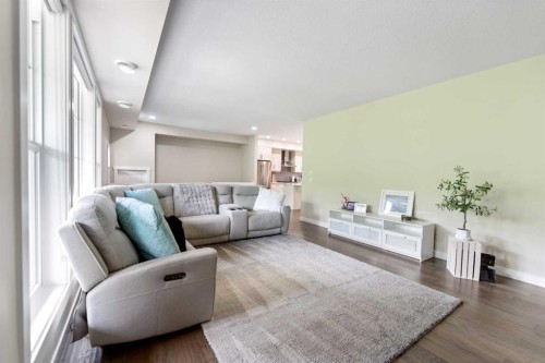 165 Cranbrook Villas Se, Calgary, AB - Indoor Photo Showing Living Room