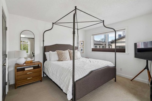745 Mcdougall Road Ne, Calgary, AB - Indoor Photo Showing Bedroom