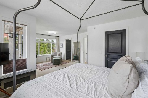 745 Mcdougall Road Ne, Calgary, AB - Indoor Photo Showing Bedroom