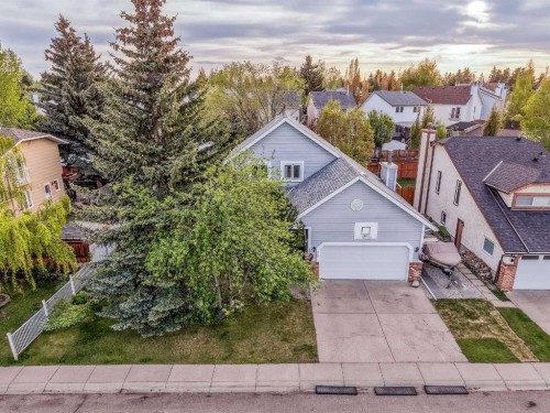 39 Woodmont Way, Calgary, AB 