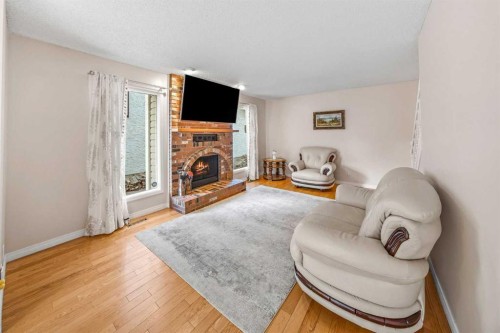 39 Woodmont Way, Calgary, AB 