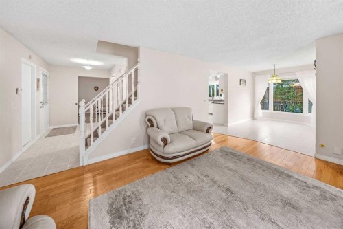 39 Woodmont Way, Calgary, AB 