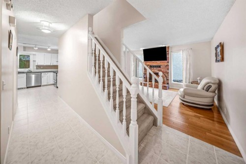 39 Woodmont Way, Calgary, AB 