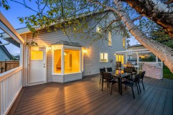 39 Woodmont Way  Calgary, AB T2W 4L7
