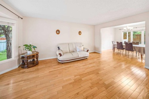 39 Woodmont Way, Calgary, AB 