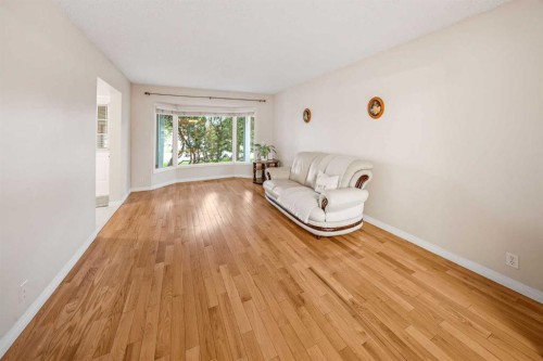 39 Woodmont Way, Calgary, AB 