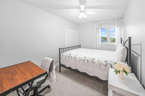 39 Woodmont Way, Calgary, AB 
