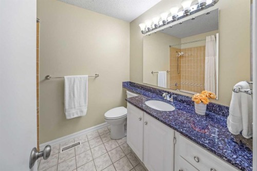 39 Woodmont Way, Calgary, AB 