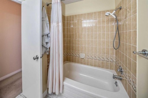 39 Woodmont Way, Calgary, AB 