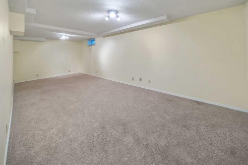 39 Woodmont Way, Calgary, AB 