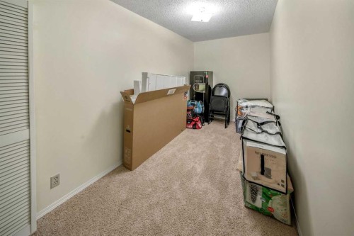 39 Woodmont Way, Calgary, AB 