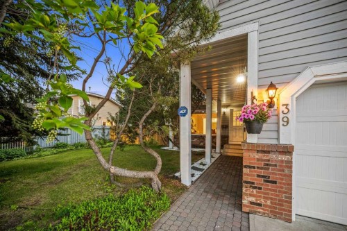 39 Woodmont Way, Calgary, AB 
