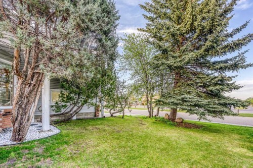 39 Woodmont Way, Calgary, AB 