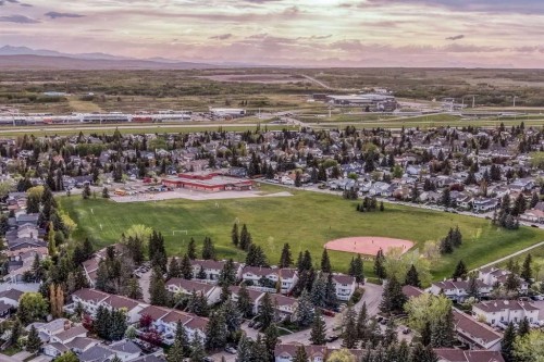 39 Woodmont Way, Calgary, AB 