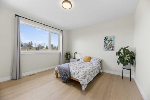30 Silverstone Place, Didsbury, AB - Indoor Photo Showing Bedroom