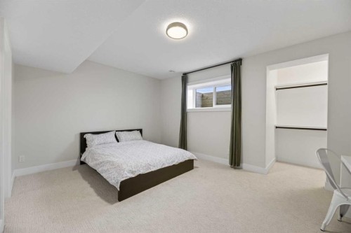 30 Silverstone Place, Didsbury, AB - Indoor Photo Showing Bedroom