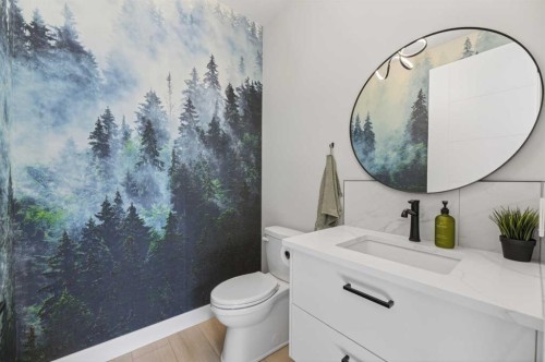 30 Silverstone Place, Didsbury, AB - Indoor Photo Showing Bathroom