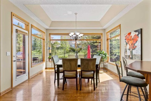 322 Hampstead Way Nw, Calgary, AB - Indoor Photo Showing Dining Room