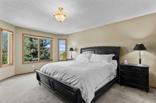 322 Hampstead Way Nw, Calgary, AB - Indoor Photo Showing Bedroom