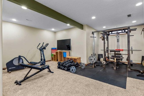322 Hampstead Way Nw, Calgary, AB - Indoor Photo Showing Gym Room