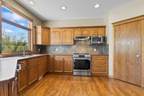 322 Hampstead Way Nw, Calgary, AB - Indoor Photo Showing Kitchen With Double Sink