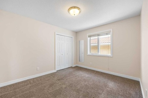 191 Hamptons Terrace Nw, Calgary, AB - Indoor Photo Showing Other Room