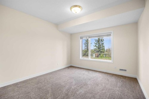 191 Hamptons Terrace Nw, Calgary, AB - Indoor Photo Showing Other Room