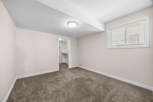 191 Hamptons Terrace Nw, Calgary, AB - Indoor Photo Showing Other Room