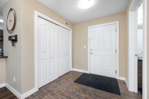 309-7110 80 Avenue Ne, Calgary, AB - Indoor Photo Showing Other Room