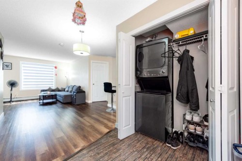 309-7110 80 Avenue Ne, Calgary, AB - Indoor