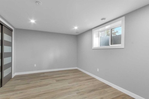 452 Queen Alexandra Way Se, Calgary, AB - Indoor