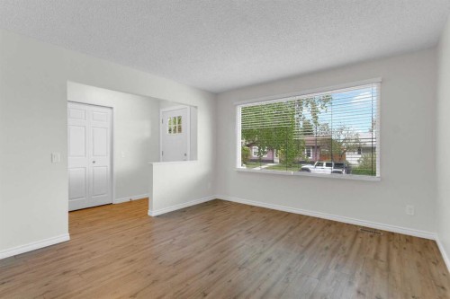 452 Queen Alexandra Way Se, Calgary, AB - Indoor