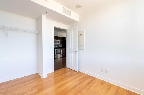 1307-3830 Brentwood Road Nw, Calgary, AB - Indoor Photo Showing Other Room