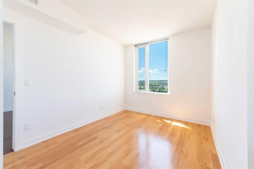 1307-3830 Brentwood Road Nw, Calgary, AB - Indoor Photo Showing Other Room