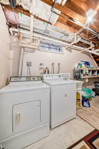 970 Berkley Drive Nw, Calgary, AB - Indoor Photo Showing Laundry Room
