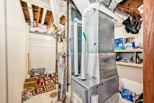 970 Berkley Drive Nw, Calgary, AB - Indoor Photo Showing Basement