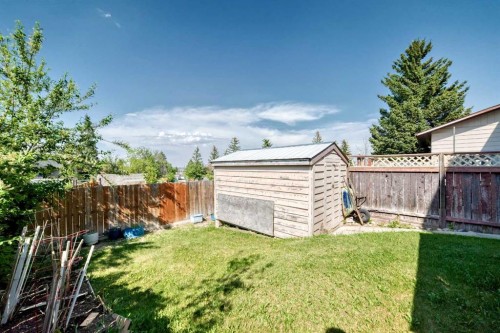 970 Berkley Drive Nw, Calgary, AB - Outdoor